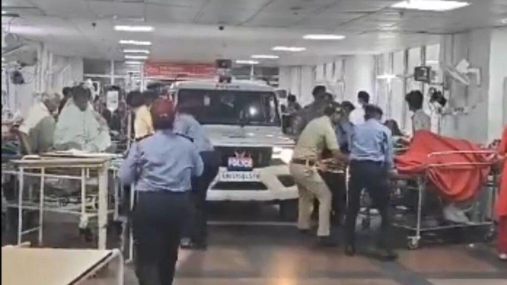 Police jeep barges into AIIMS