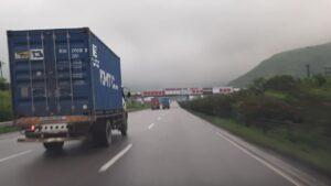 Traffic disruption on Mumbai-Pune Expressway