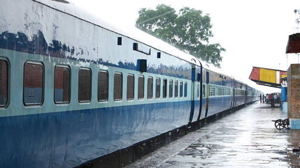 Khadki Railway Station Platforms