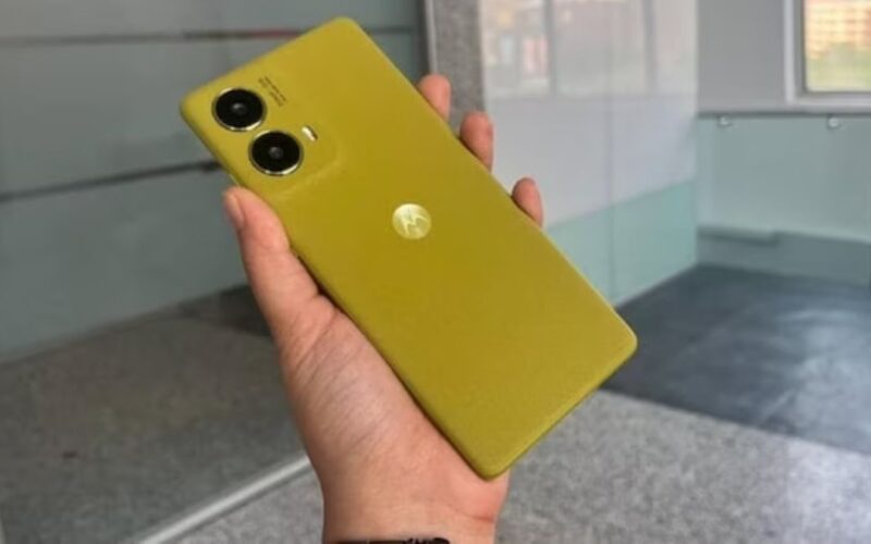 Moto G85 Deal