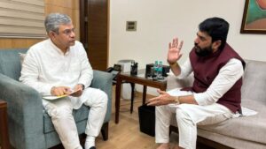 Pune MP Murlidhar Mohol meets Ashwini Vaishnaw