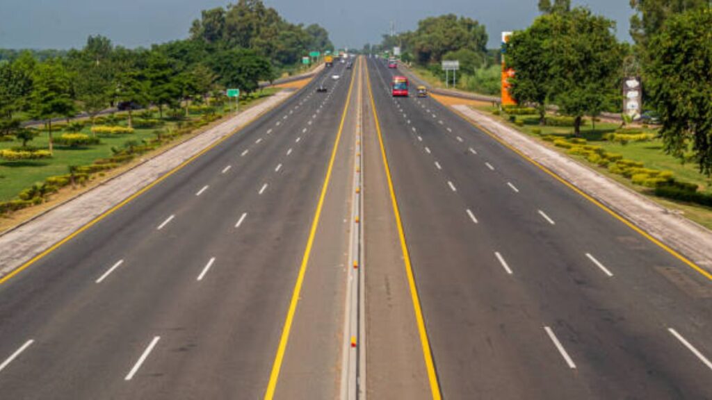 Pune-Bengaluru Greenfield Expressway