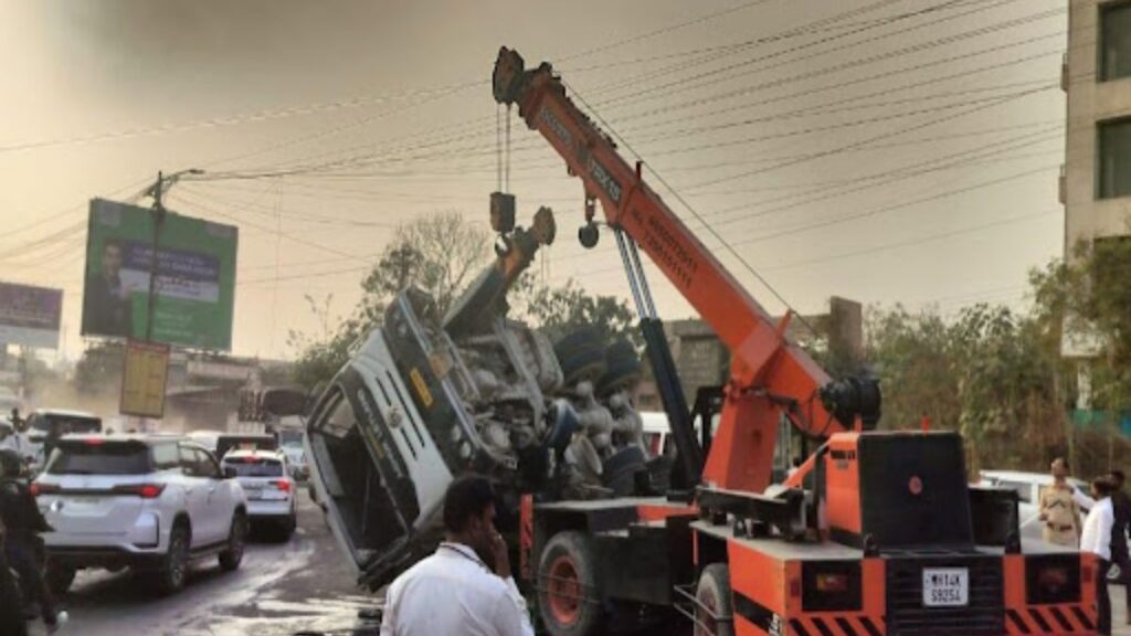 Pune Hinjawadi mixer truck accident