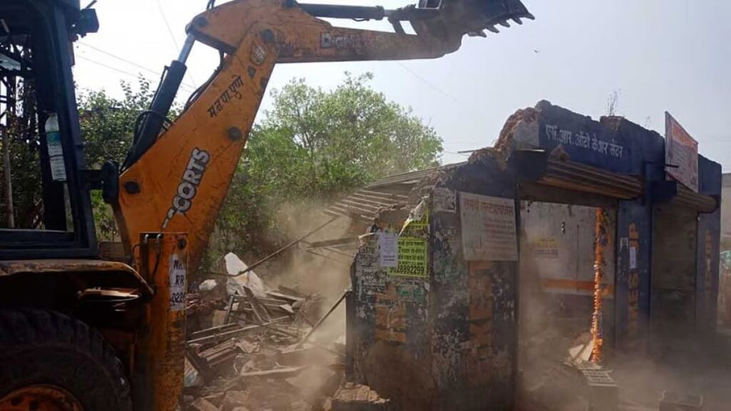 Pune Sadhu Vaswani Bridge demolition