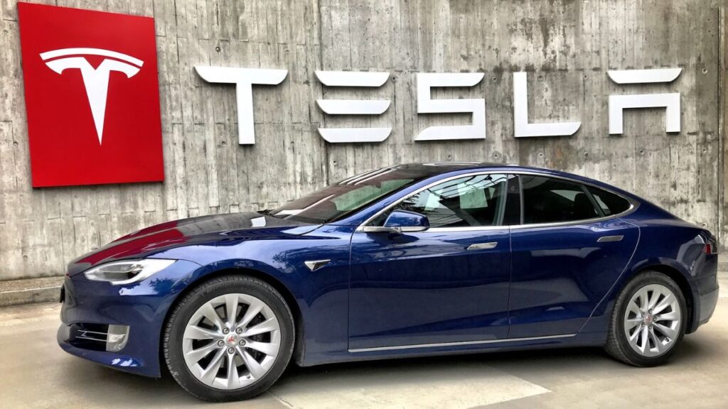 Tesla Considering Setting Up Factory in Maharashtra