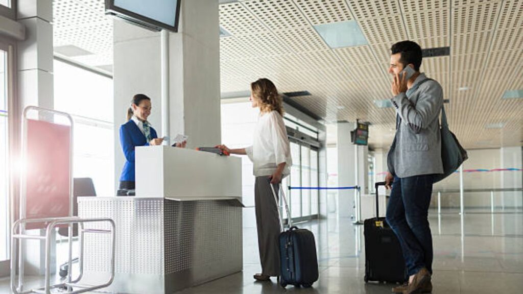 Best credit cards for airport lounge access in India