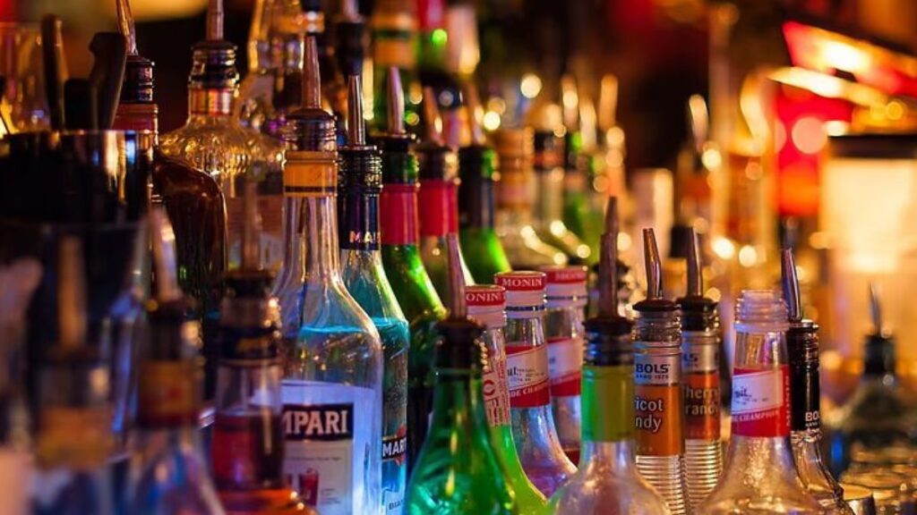 Maharashtra Extends Liquor Shop Timings