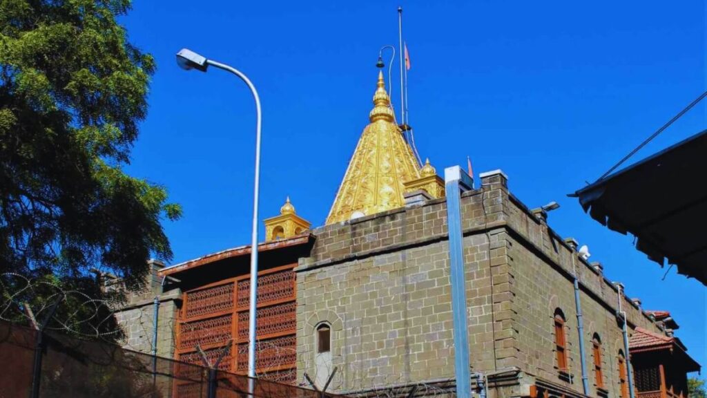 Shirdi shops sealed for overcharging devotees