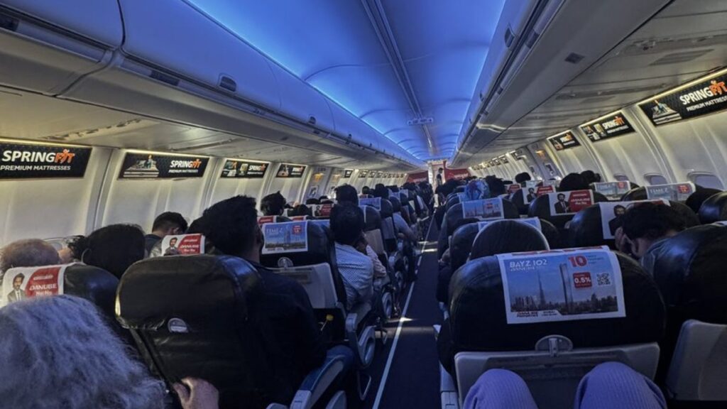 SpiceJet passengers stranded without air conditioning